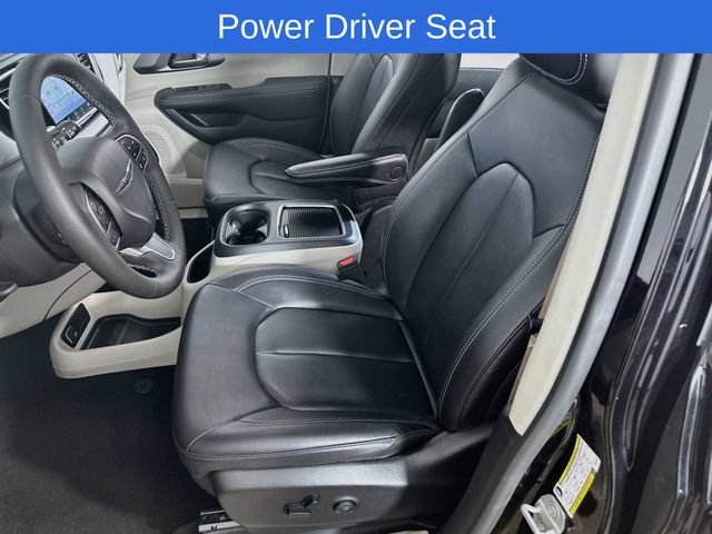 Used 2024 Chrysler Pacifica Touring-L FWD image 21