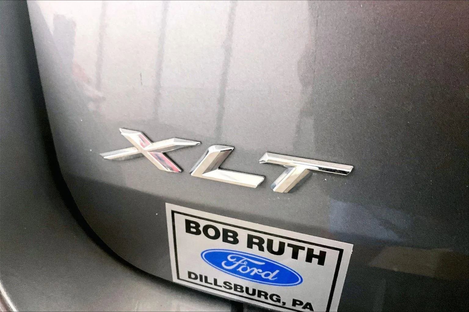 Certified 2022 Ford Explorer XLT w/ Equipment Group 202A image 13