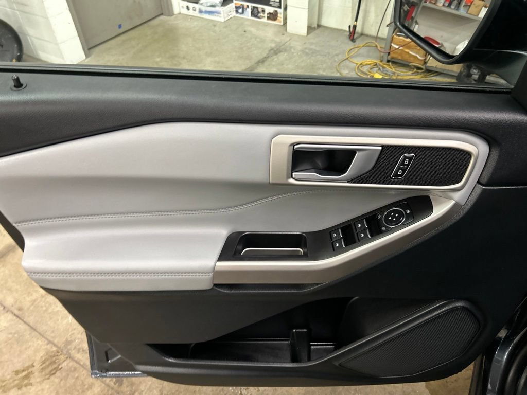 Certified 2023 Ford Explorer XLT w/ Equipment Group 202A AWD/4WD image 15