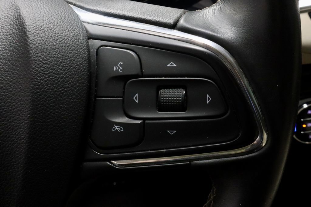 Used 2023 Buick Encore GX Essence w/ Experience Buick Package image 31