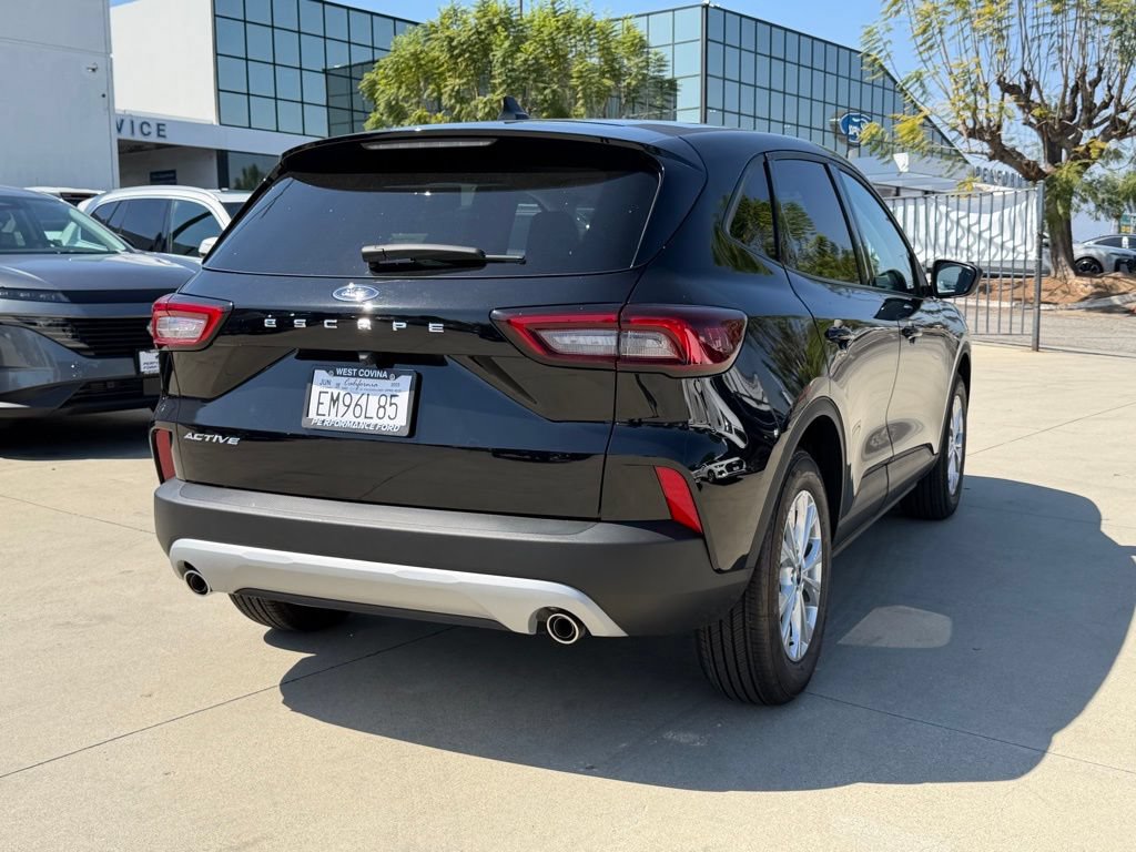 Certified 2025 Ford Escape Active FWD image 8