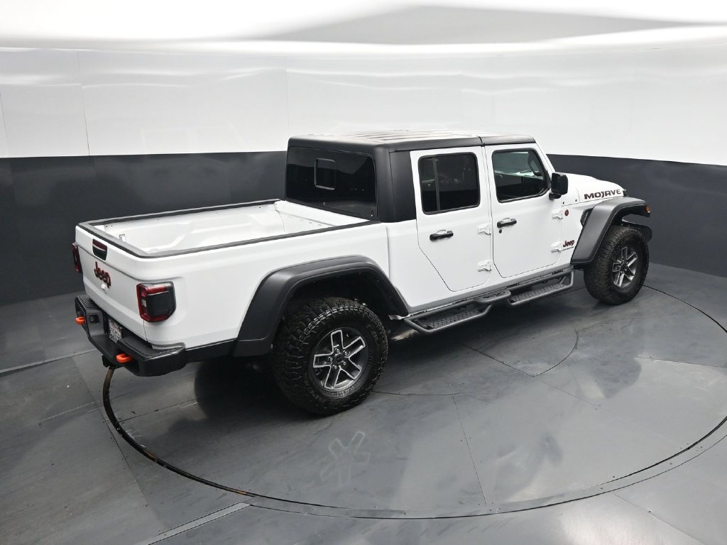 Used 2024 Jeep Gladiator Mojave AWD/4WD image 42
