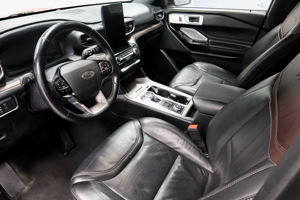 Certified 2022 Ford Explorer Platinum w/ Technology Package image 28