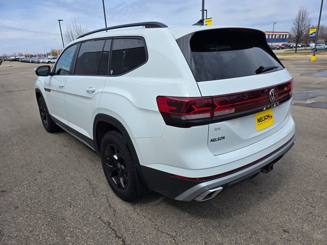 Used 2025 Volkswagen Atlas Peak Edition SE AWD/4WD image 12