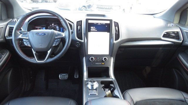 Certified 2022 Ford Edge ST-Line image 9