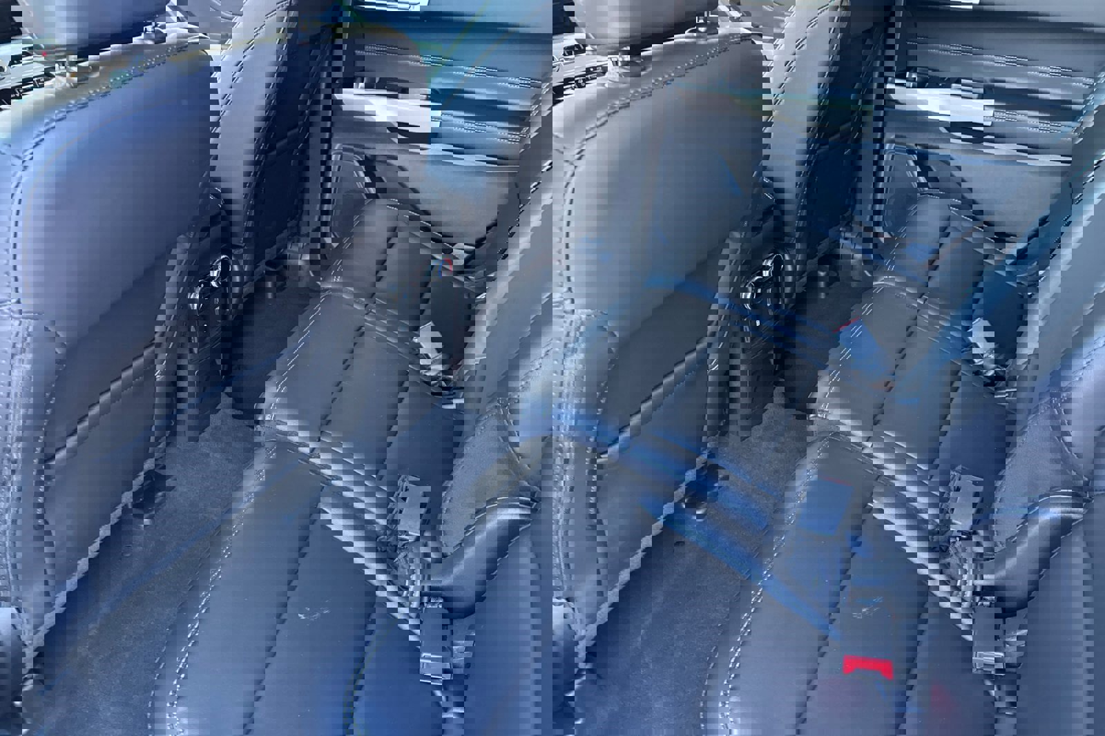 Certified 2022 Ford Explorer XLT w/ Equipment Group 202A image 13