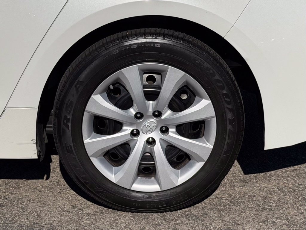Used 2020 Toyota Corolla LE FWD image 11