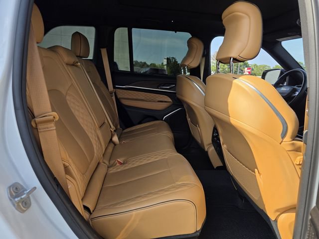 Used 2023 Jeep Grand Cherokee Summit w/ Luxury Tech Group V RWD image 32