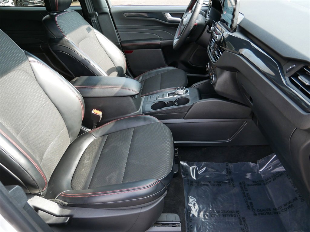 Certified 2025 Ford Escape ST-Line image 8