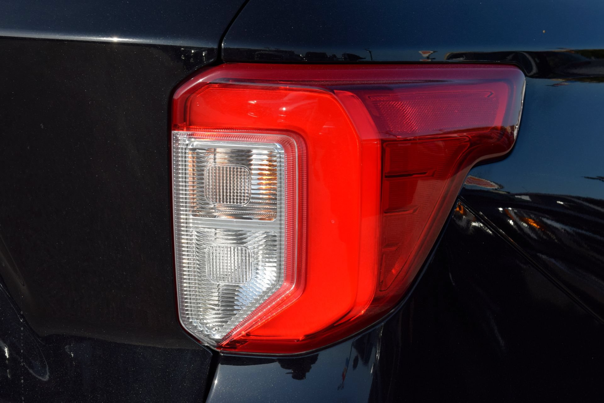 Certified 2023 Ford Explorer Limited w/ Limited Technology Package RWD image 21