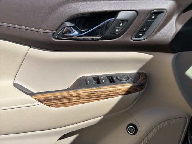 Used 2019 GMC Acadia Denali AWD/4WD image 16