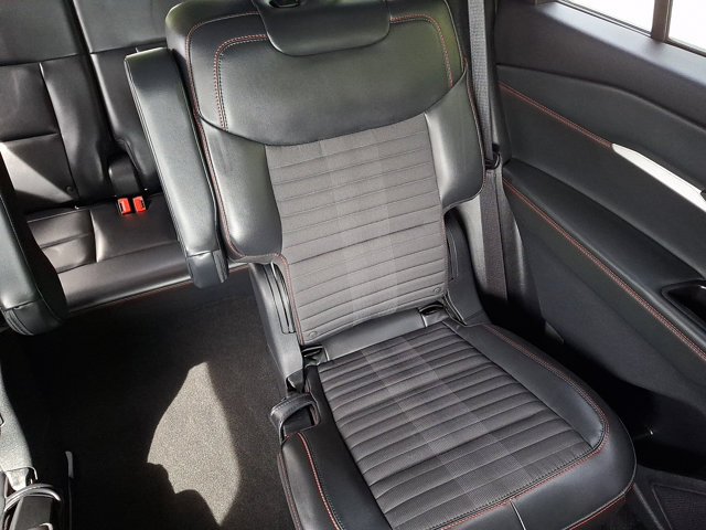 Certified 2025 Ford Explorer ST-Line AWD/4WD image 21