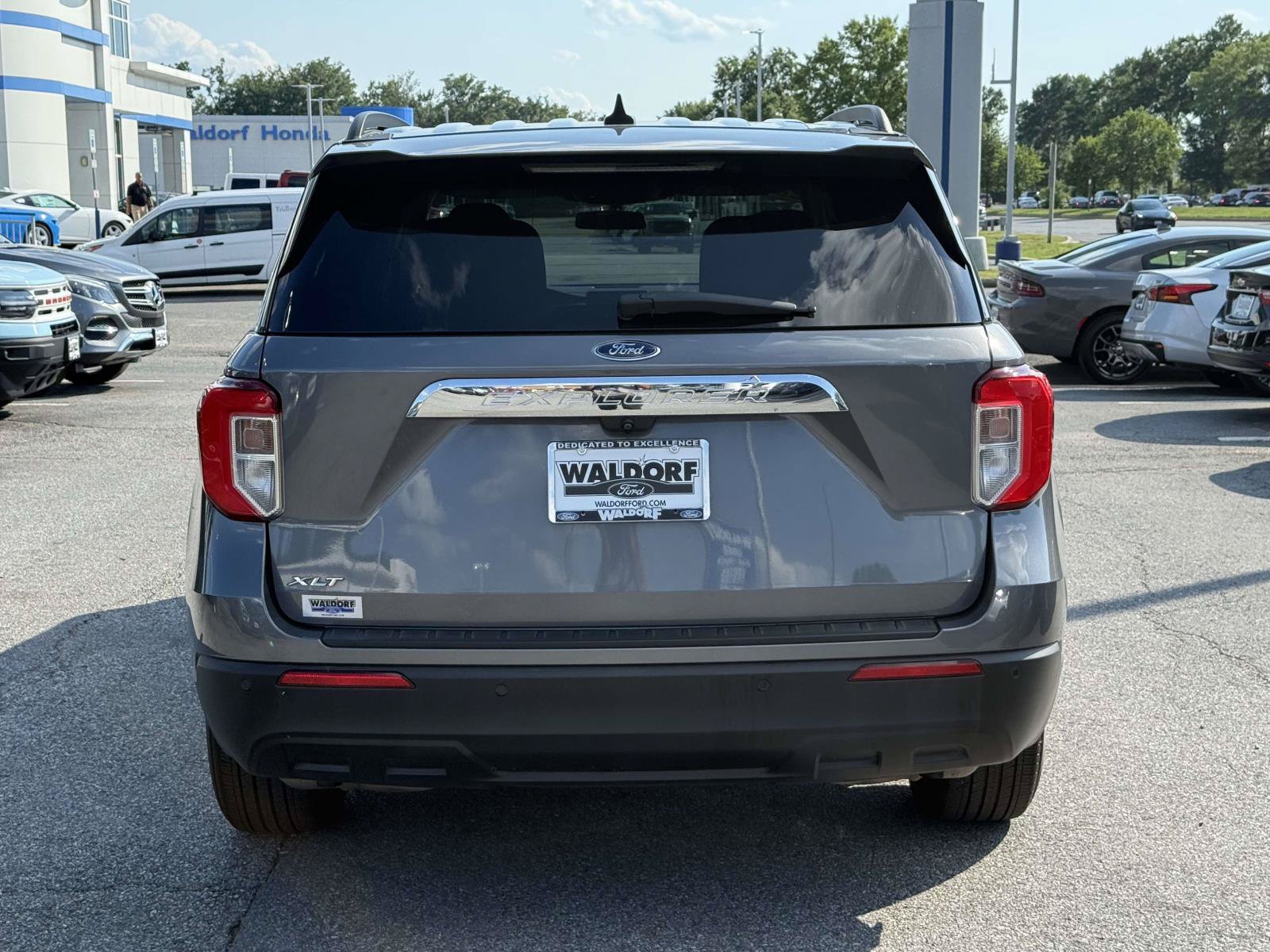 Certified 2021 Ford Explorer XLT RWD image 3