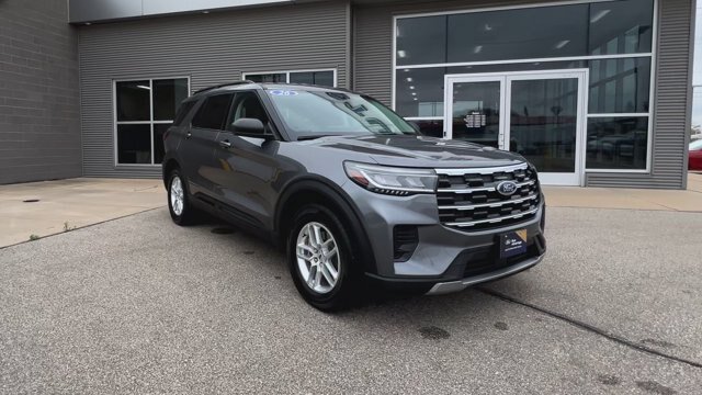 Certified 2026 Ford Explorer Active AWD/4WD image 3