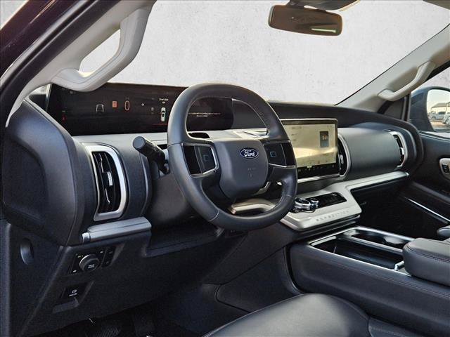 Certified 2025 Ford Expedition Active AWD/4WD image 8
