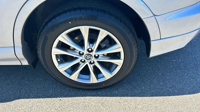 Used 2017 Toyota RAV4 Platinum image 6