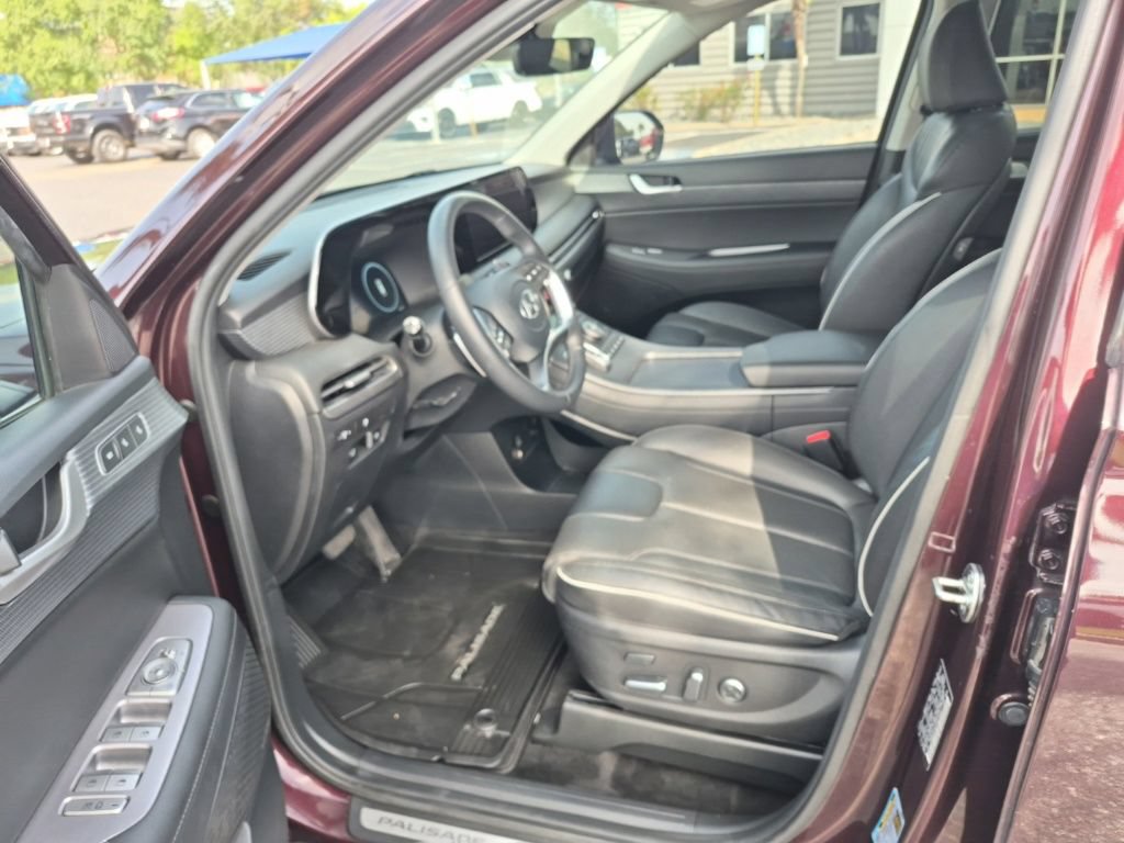 Used 2024 Hyundai Palisade Limited FWD image 11
