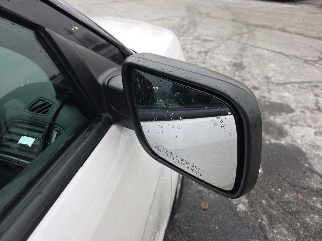 Certified 2019 Ford Explorer XLT w/ Equipment Group 202A image 4