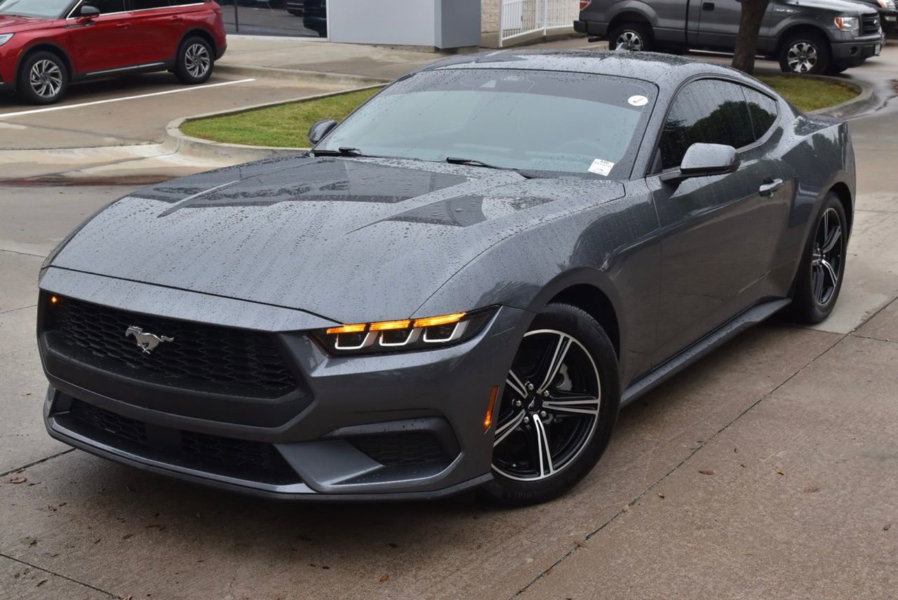 Certified 2024 Ford Mustang Coupe RWD image 3