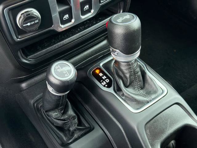Used 2022 Jeep Wrangler Sport AWD/4WD image 32