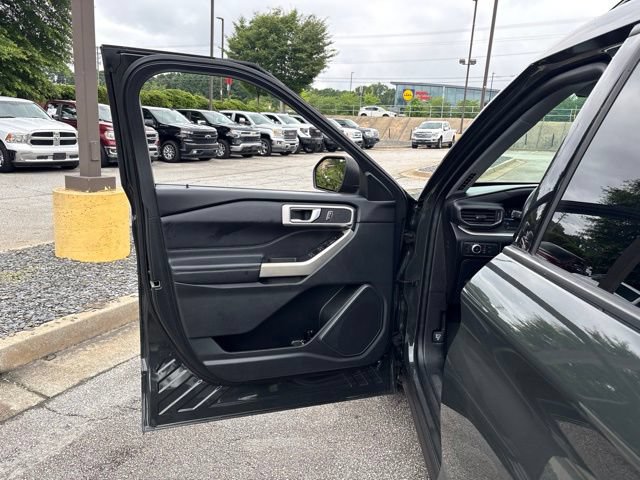 Certified 2022 Ford Explorer XLT w/ Equipment Group 202A RWD image 6