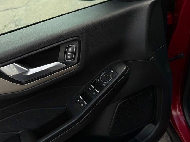 Certified 2022 Ford Escape SEL FWD image 12