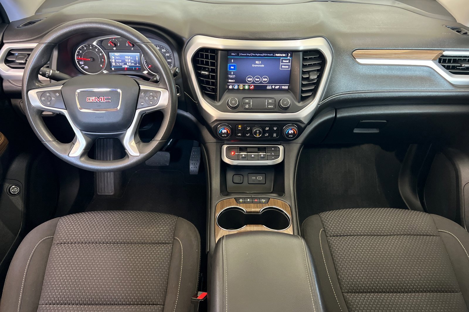 Used 2023 GMC Acadia SLE w/ Driver Convenience Package image 14