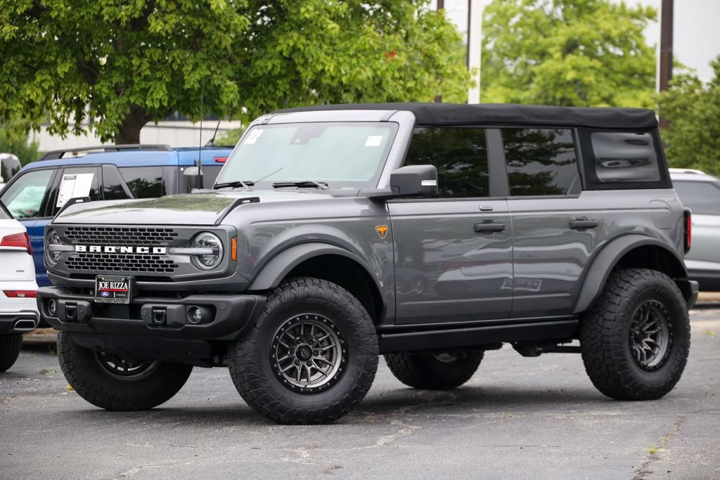 Certified 2022 Ford Bronco Badlands w/ Sasquatch Package AWD/4WD image 12