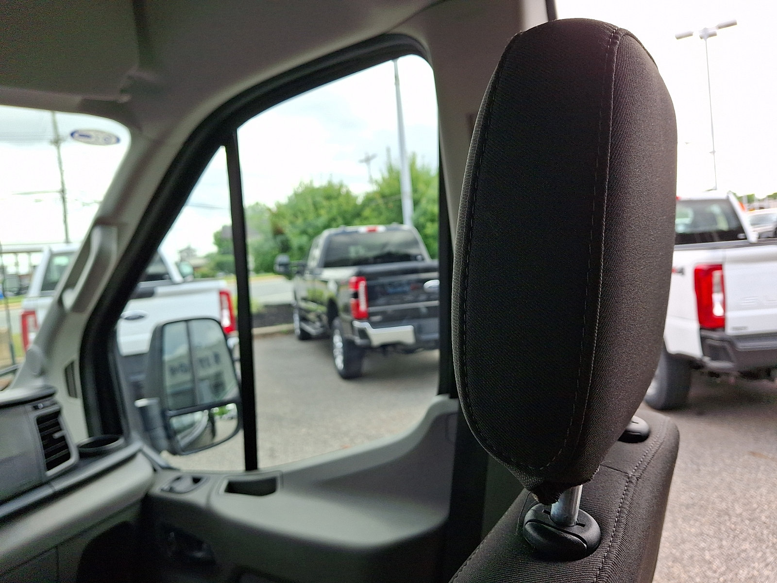 Certified 2025 Ford Transit 350 XLT RWD image 17