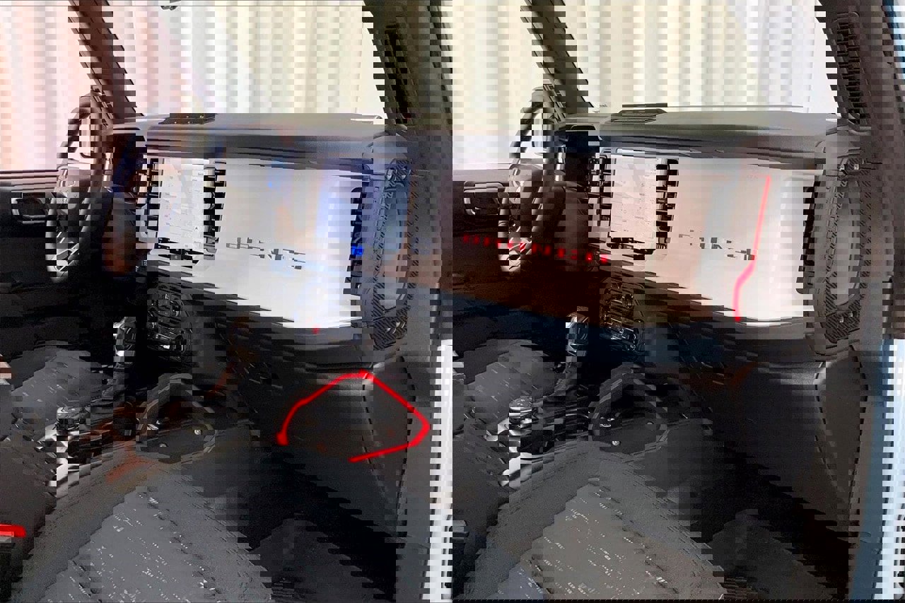 Certified 2025 Ford Bronco Heritage Edition image 28