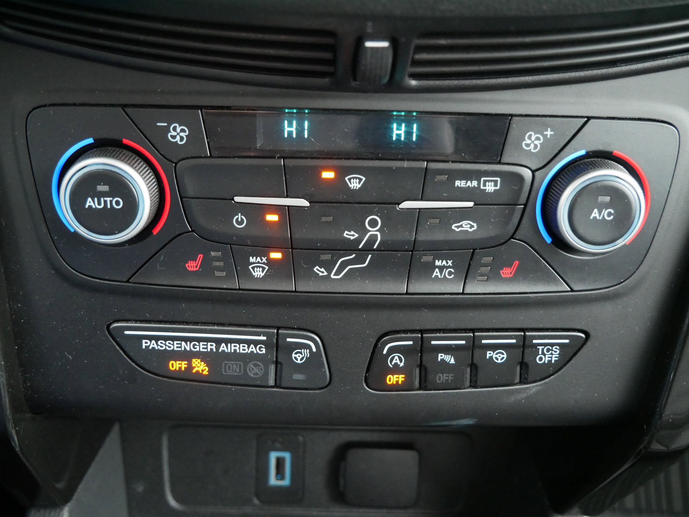 Certified 2019 Ford Escape Titanium image 15