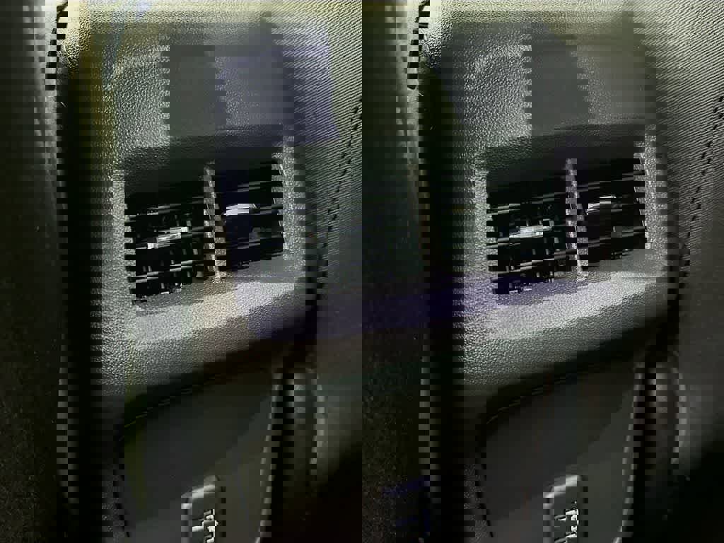 Used 2024 Chevrolet Equinox LT image 16