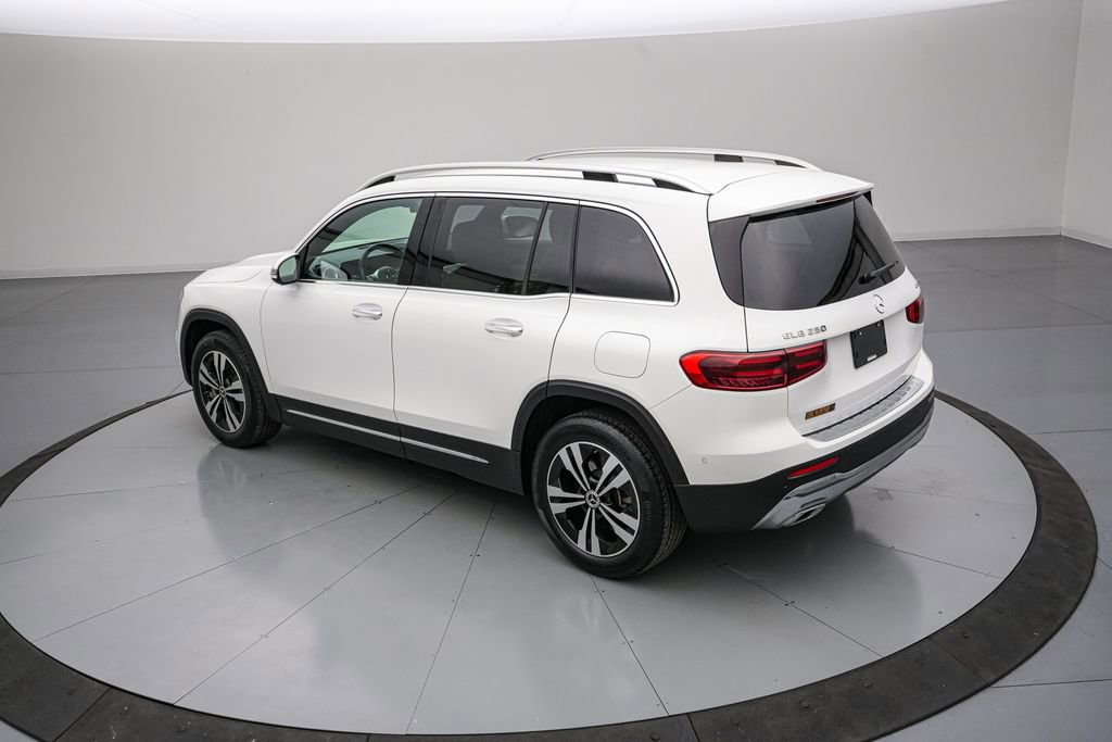 Used 2025 Mercedes-Benz GLB 250 4MATIC image 6
