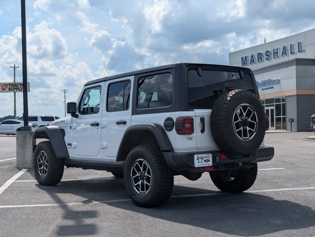 Used 2024 Jeep Wrangler Unlimited Rubicon AWD/4WD image 3