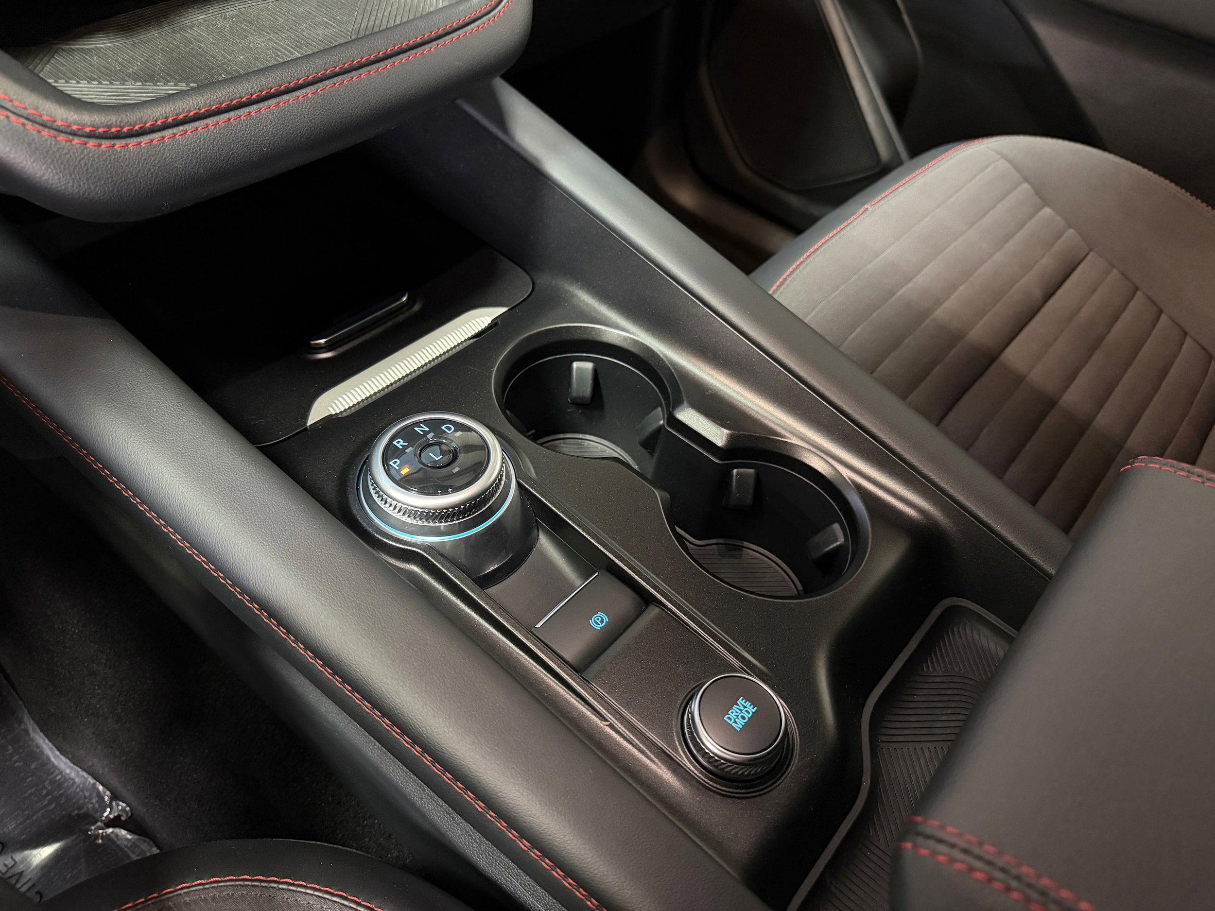 Certified 2025 Ford Explorer ST-Line AWD/4WD image 24