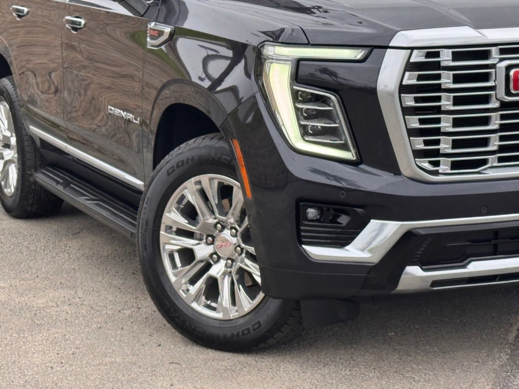 Used 2025 GMC Yukon Denali AWD/4WD image 4