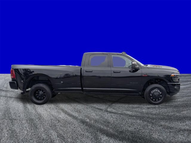 Used 2025 RAM 3500 Laramie AWD/4WD image 3