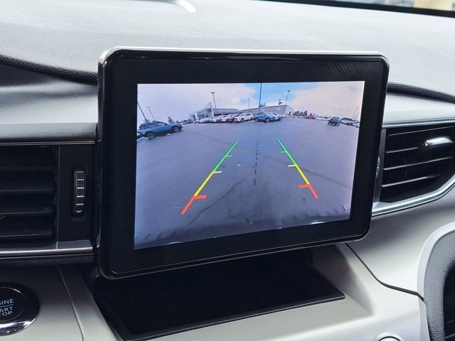 Certified 2022 Ford Explorer XLT w/ Equipment Group 202A image 19