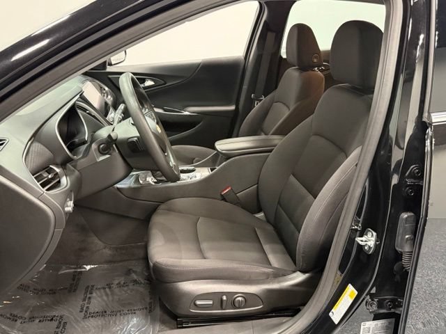 Used 2025 Chevrolet Malibu LT FWD image 12