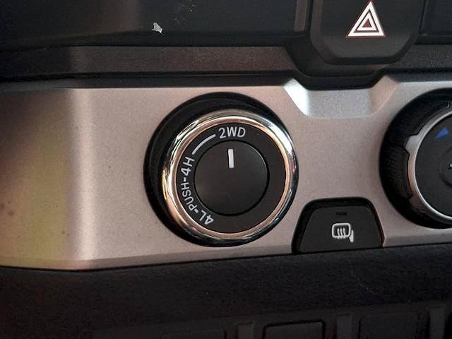 Used 2021 Toyota Tacoma SR5 AWD/4WD image 23