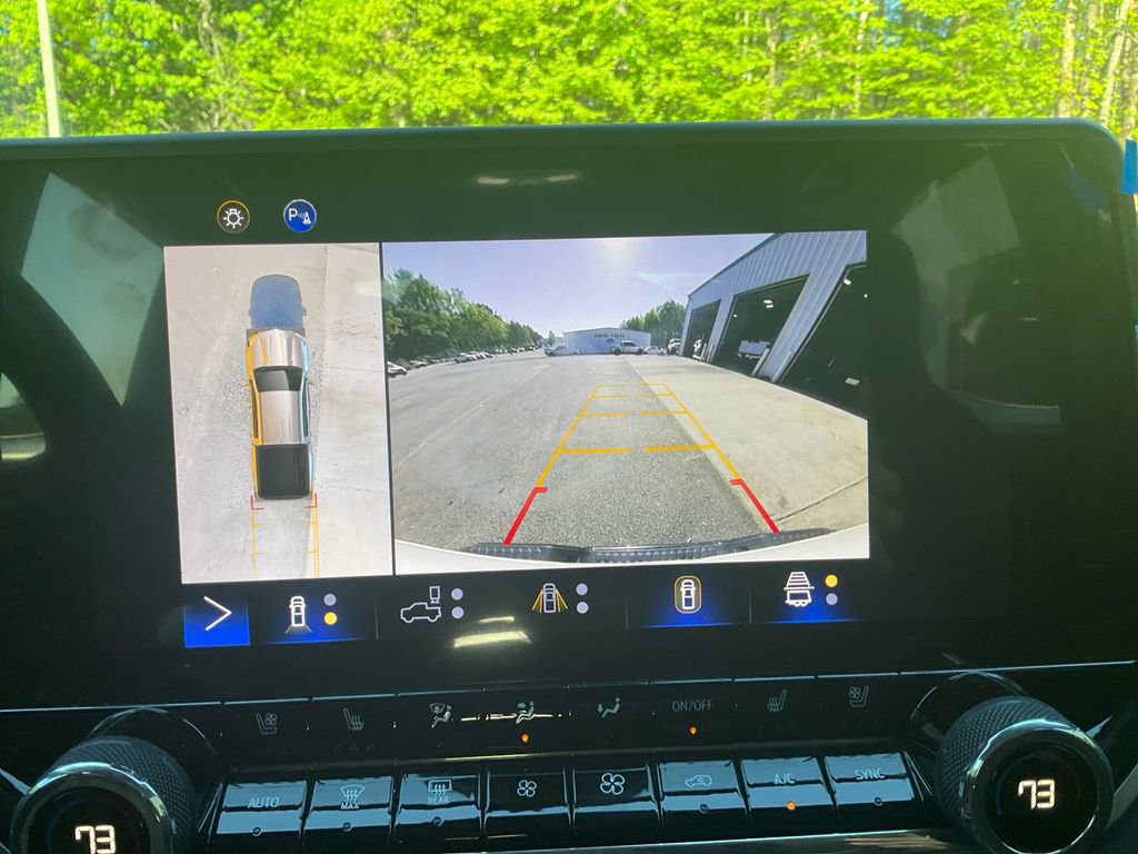 Used 2024 Chevrolet Colorado Z71 w/ Z71 Convenience Package 2 image 24