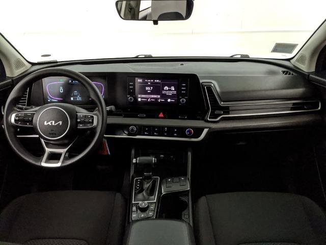 Used 2024 Kia Sportage LX image 7