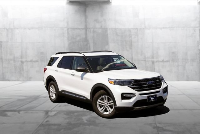 Certified 2021 Ford Explorer XLT w/ Equipment Group 202A AWD/4WD image 2