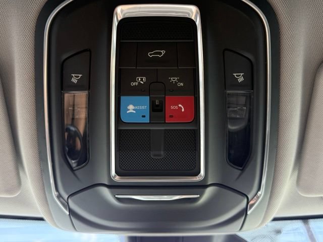 Used 2021 Jeep Grand Cherokee L Limited AWD/4WD image 32