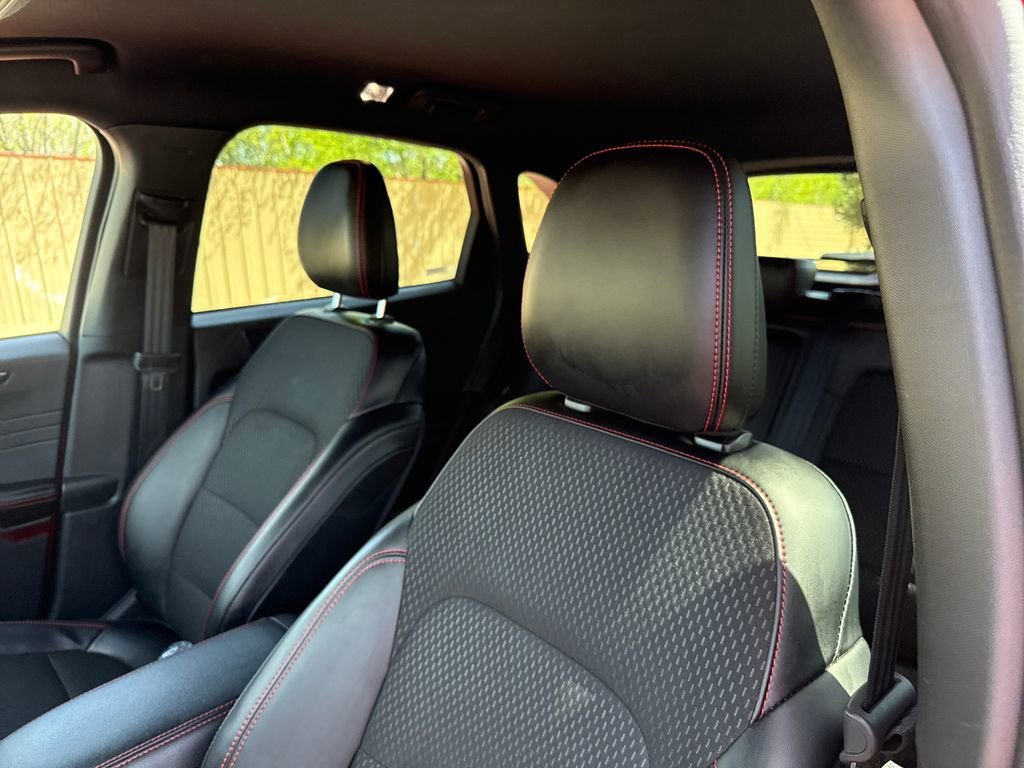 Certified 2025 Ford Escape ST-Line AWD/4WD image 13