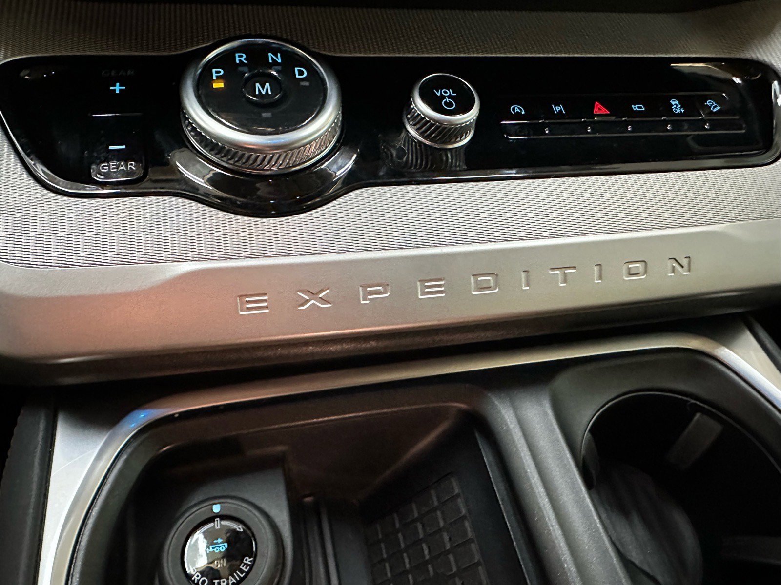 Certified 2025 Ford Expedition Active image 41