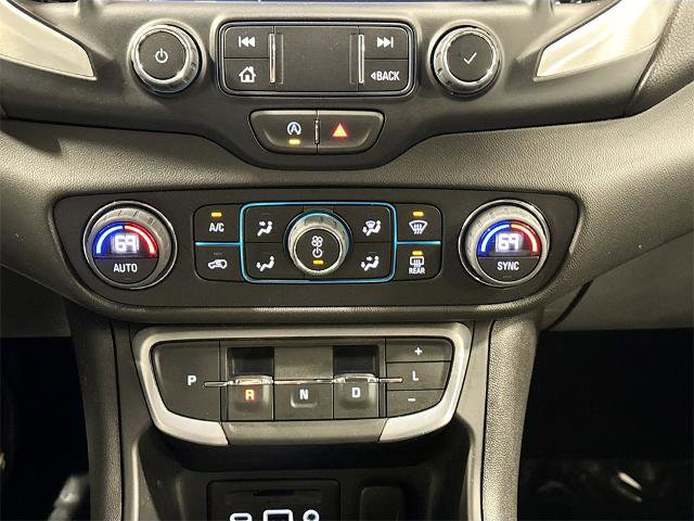 Used 2024 GMC Terrain SLT image 13