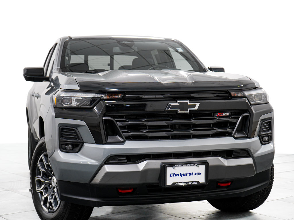 Used 2023 Chevrolet Colorado Z71 w/ Z71 Convenience Package 2 AWD/4WD image 3