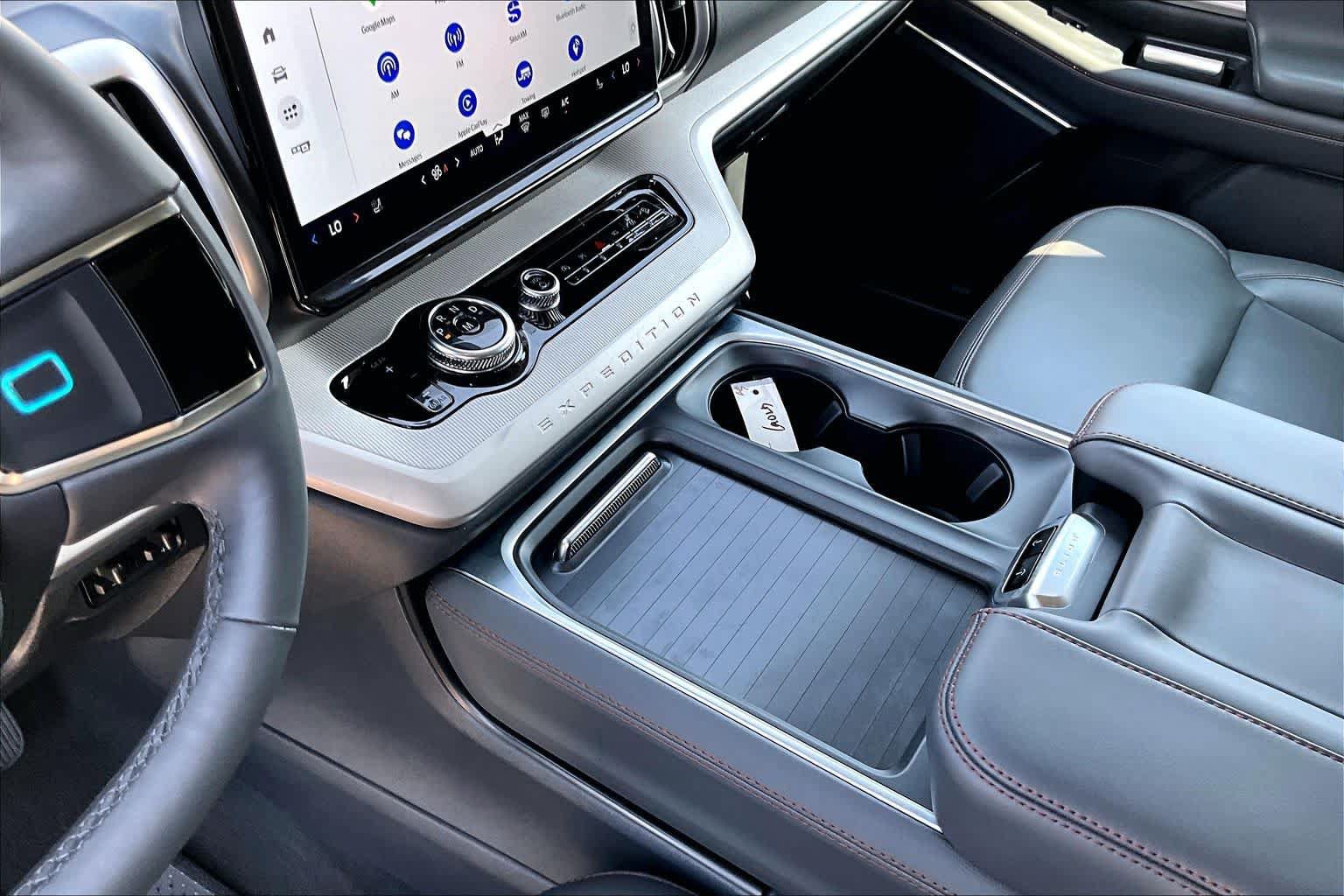 Certified 2025 Ford Expedition Active AWD/4WD image 17