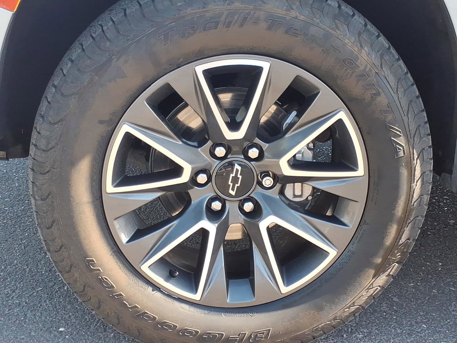 Used 2023 Chevrolet Tahoe Z71 w/ Luxury Package image 9